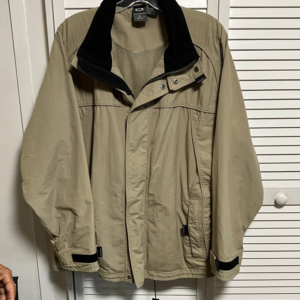 Oakley Men's Beige Raincoat with Black Trim